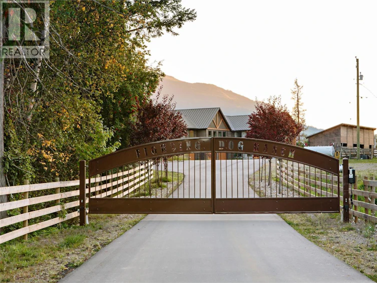 6525 Worrall Road, Eagle Bay, BC, V0E 2X1 - 39