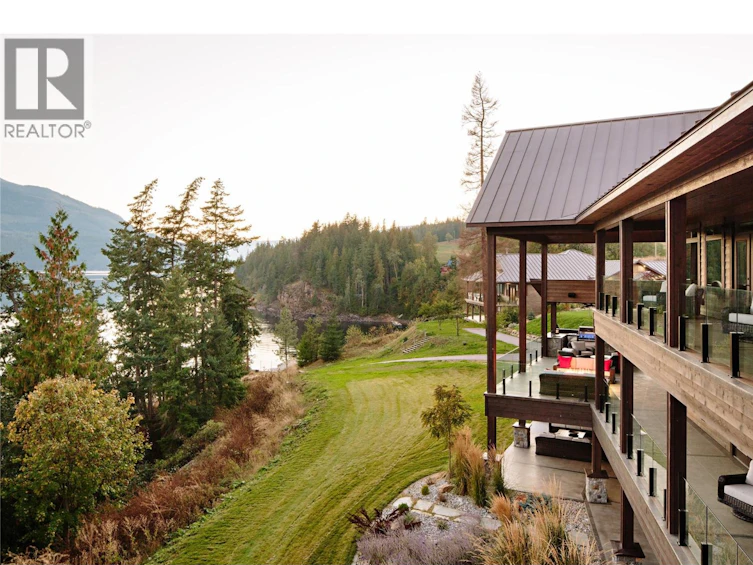 6525 Worrall Road, Eagle Bay, BC, V0E 2X1 - 45