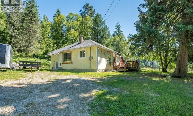 5875 Slocan River Road