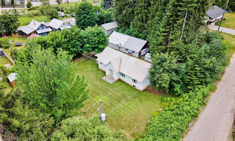 211 Maclure Avenue