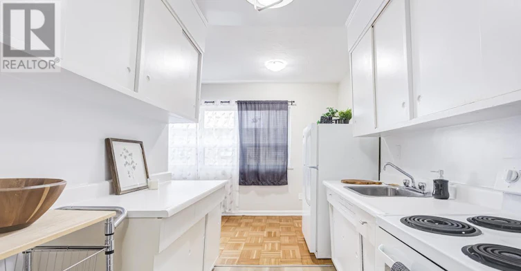 202-101 Coe Hill Drive, Toronto, ON, M6S 3E3 - 18
