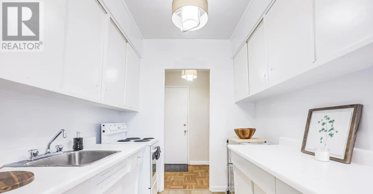 202-101 Coe Hill Drive, Toronto, ON, M6S 3E3 - 10