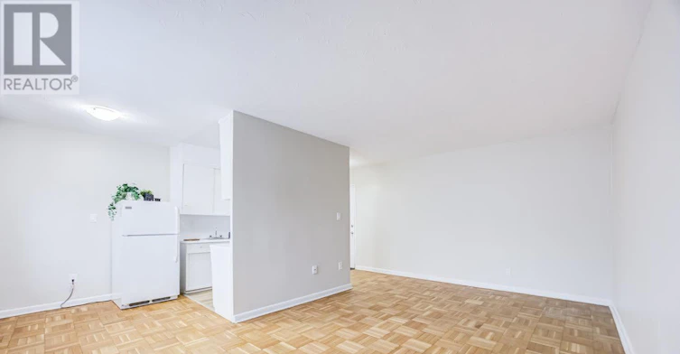 202-101 Coe Hill Drive, Toronto, ON, M6S 3E3 - 7