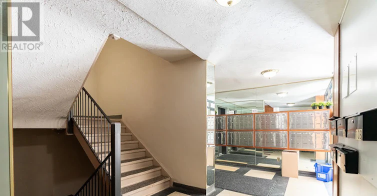 202-101 Coe Hill Drive, Toronto, ON, M6S 3E3 - 3