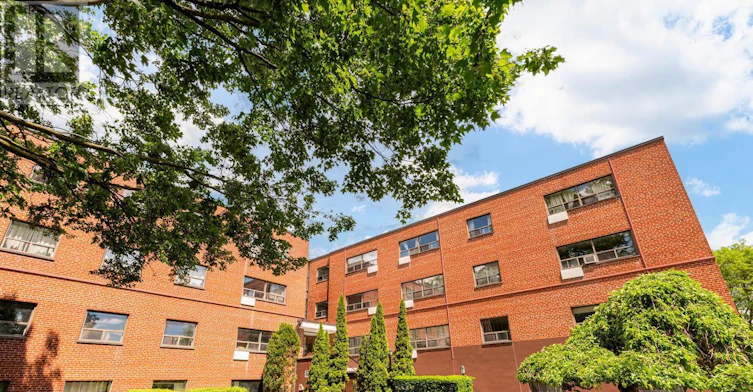 202-101 Coe Hill Drive, Toronto, ON, M6S 3E3 - 5