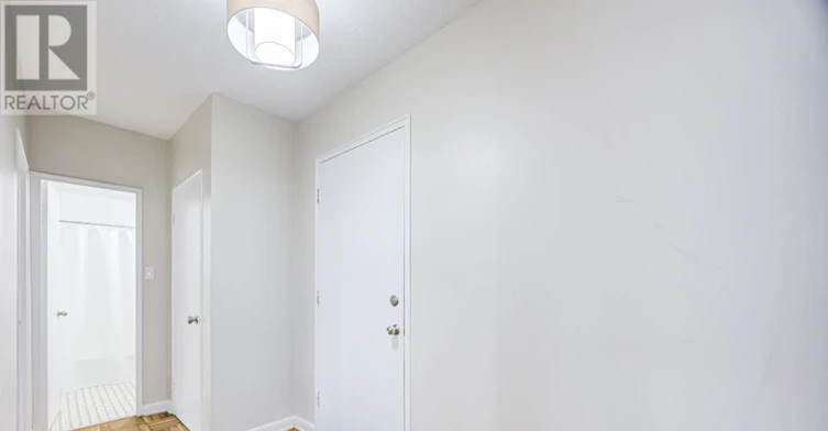 202-101 Coe Hill Drive, Toronto, ON, M6S 3E3 - 2