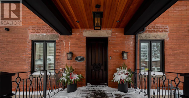 UPPER-21 Elizabeth Street N, Brampton, ON, L6X 1S1 - 2