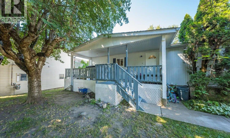 17 Davis Avenue