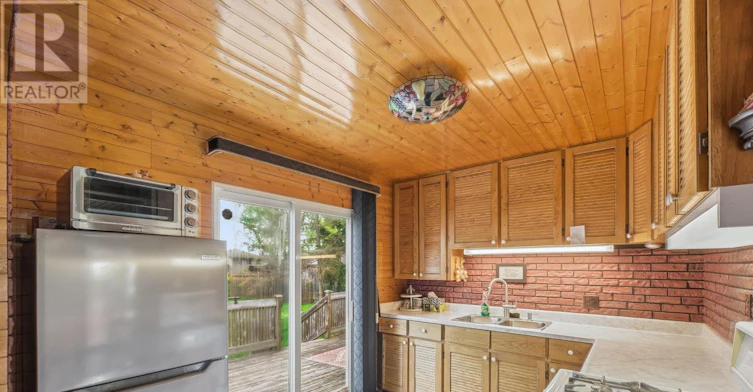 5 Verne Avenue, Welland, ON, L3C 6P8 - 4