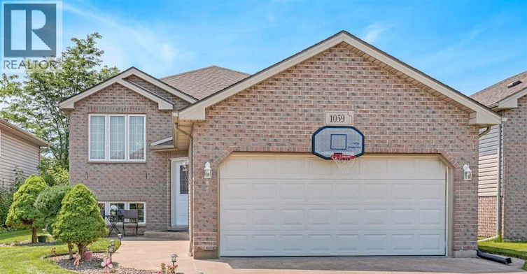 MAIN-1059 Silverdale Drive, Windsor, ON, N9G 2S1