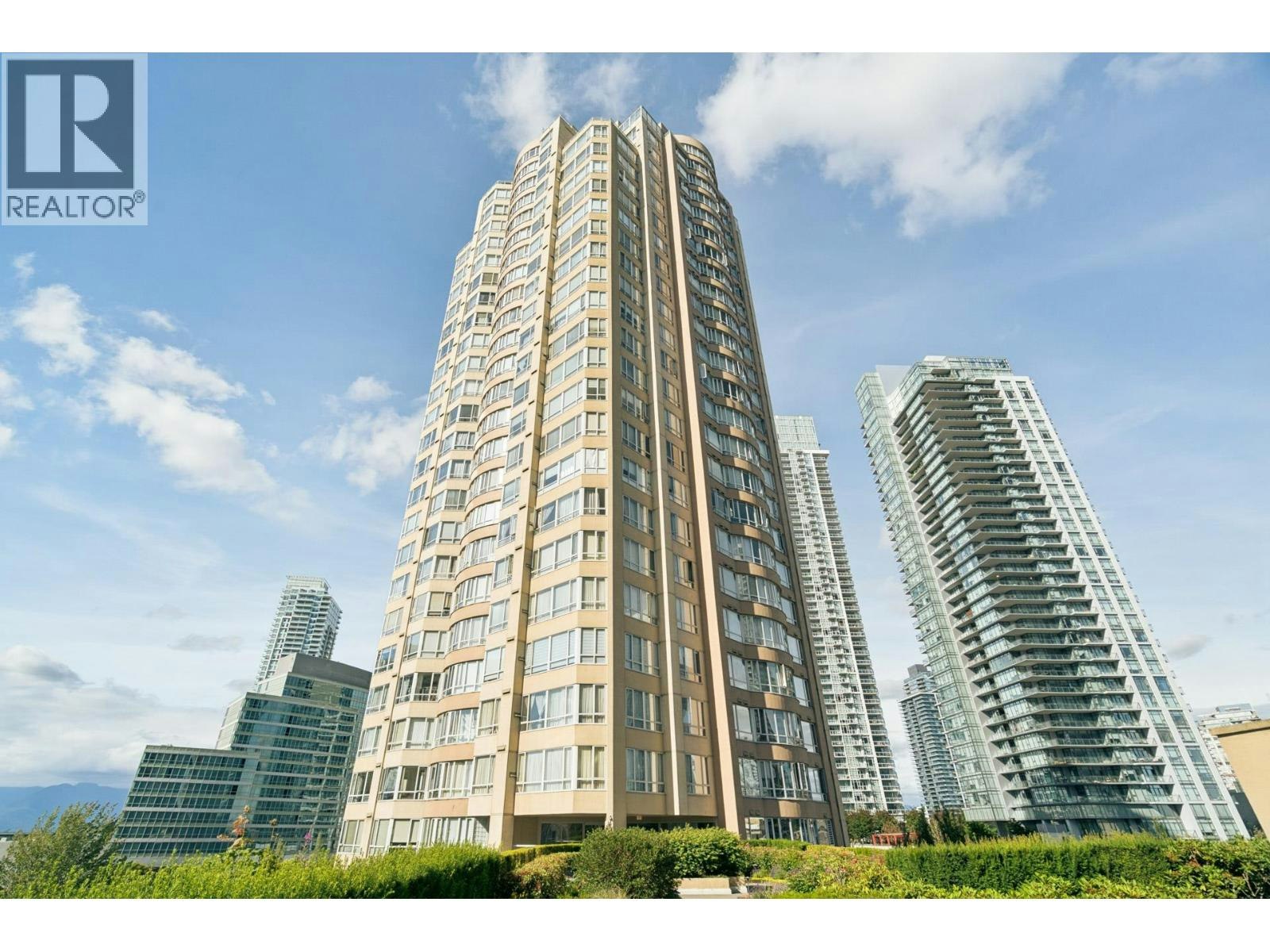 2205-6220 Mckay Avenue, Burnaby, BC, V5H 4M8