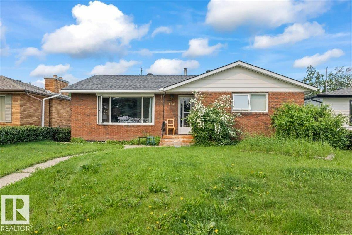 8736 72 Street NW NW, Edmonton, AB, T6B 1Y5
