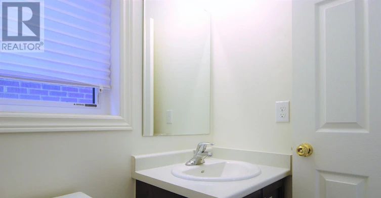 38 Foxberry Road, East Gwillimbury, ON, L9N 0P6 - 9