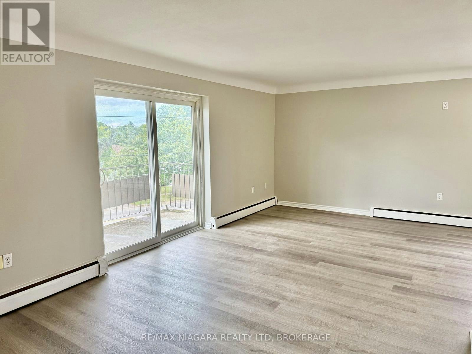 7-286 Vine Street, St. Catharines, ON, L2M 4T3 - 6