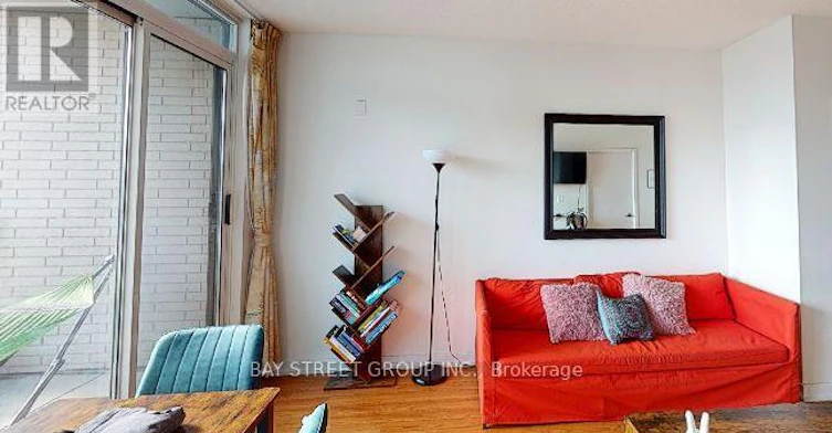 302-8 Telegram Mews, Toronto, ON, M5Y 3Z5 - 2