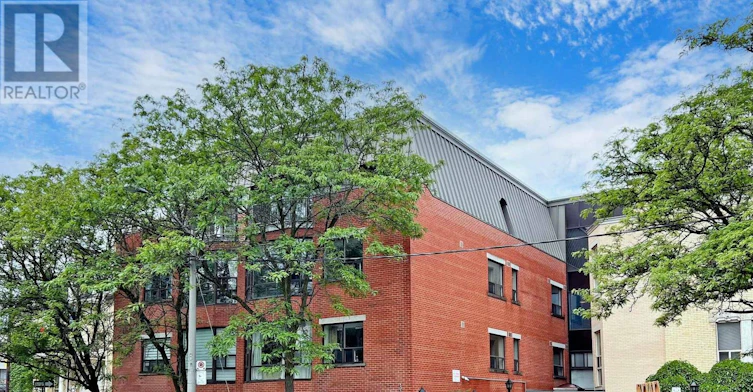 2E-150 Beverley Street, Toronto, ON, M5T 1Y5