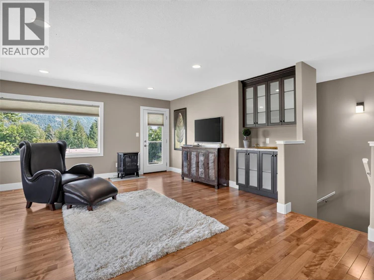 1115 West Richards Street, Nelson, BC, V1L 5T3 - 4