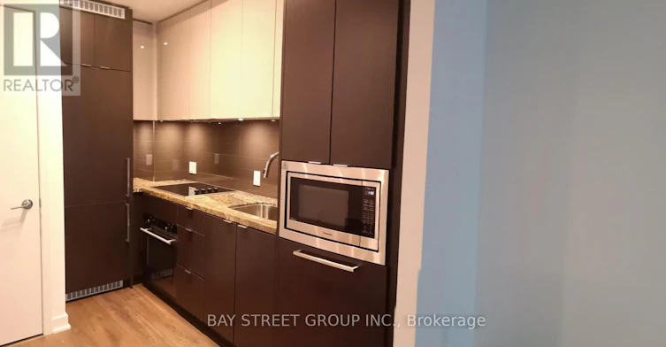 903-125 Blue Jays Way, Toronto, ON, M5V 0N5 - 9