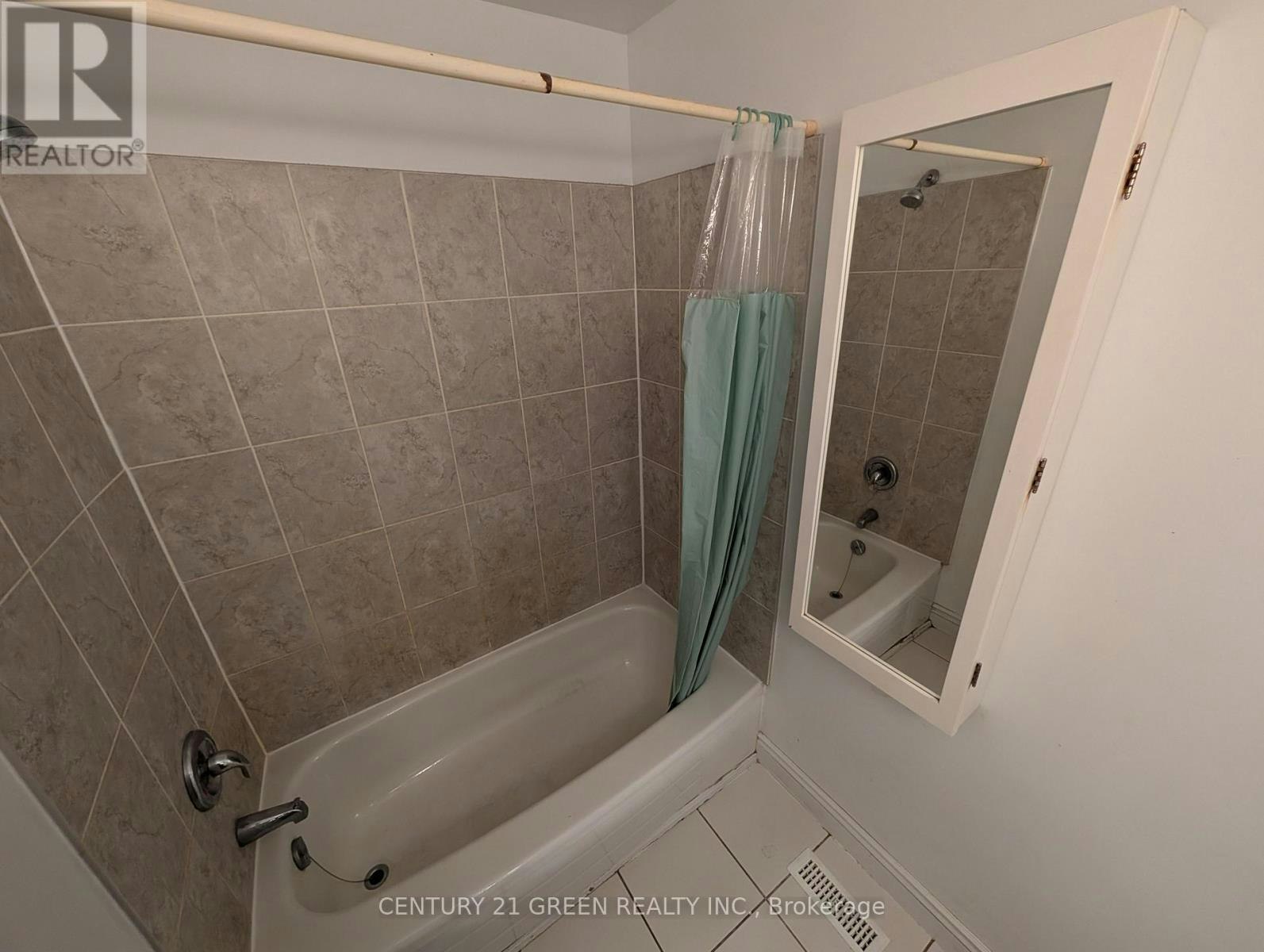 4 Wenlock Crescent, London, ON, N6G 3B6 - 9