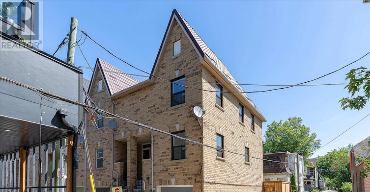 1 Agnes Lane, Toronto, ON, M4L 3Z3 - 2