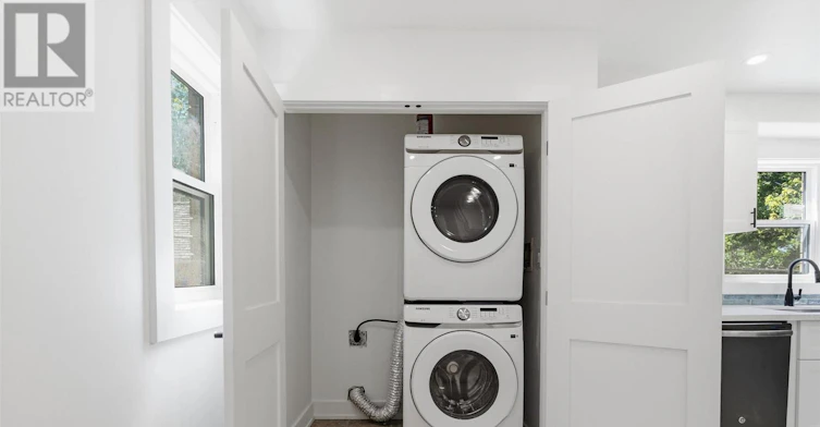1 Agnes Lane, Toronto, ON, M4L 3Z3 - 35