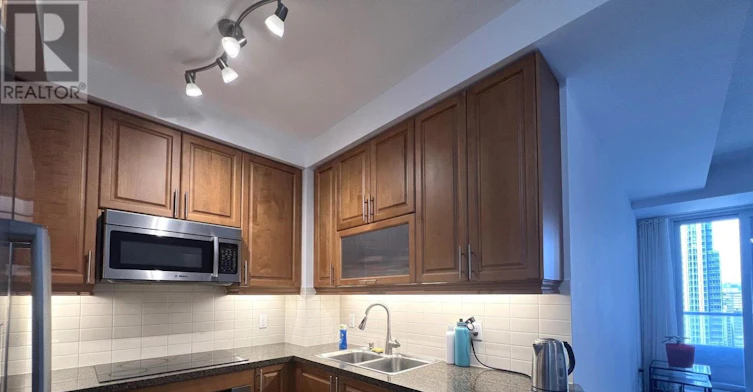 2202-35 Balmuto Street, Toronto, ON, M4Y 0A3 - 3