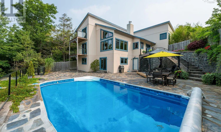 49 Fairway Grove
