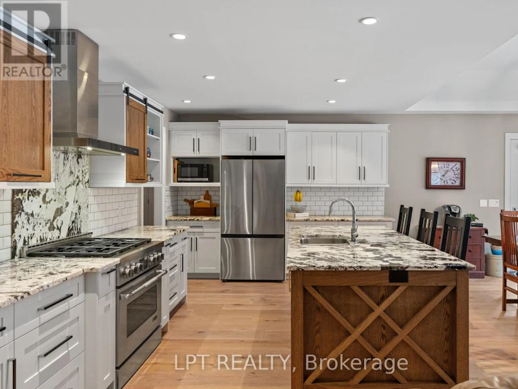 10007 Jenna Road, Lambton Shores, ON, N0M 1T0 - 8