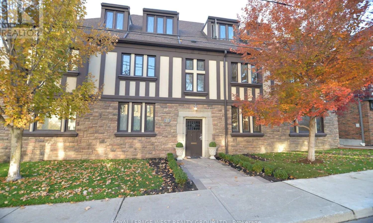 27 Mossom Road W