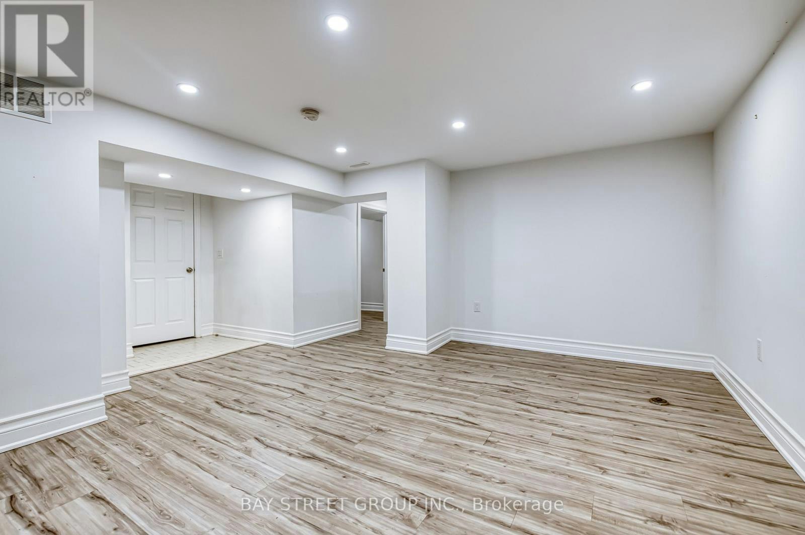 BSMT-99 Cherrywood Drive, Newmarket, ON, L3Y 2X6 - 13