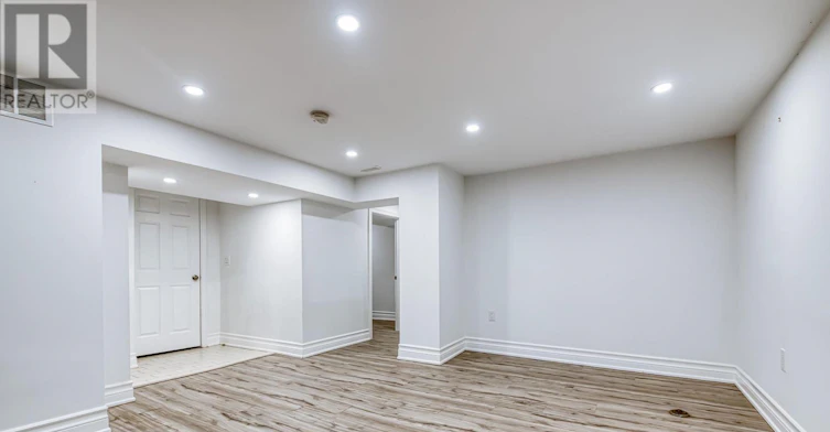 BSMT-99 Cherrywood Drive, Newmarket, ON, L3Y 2X6 - 13