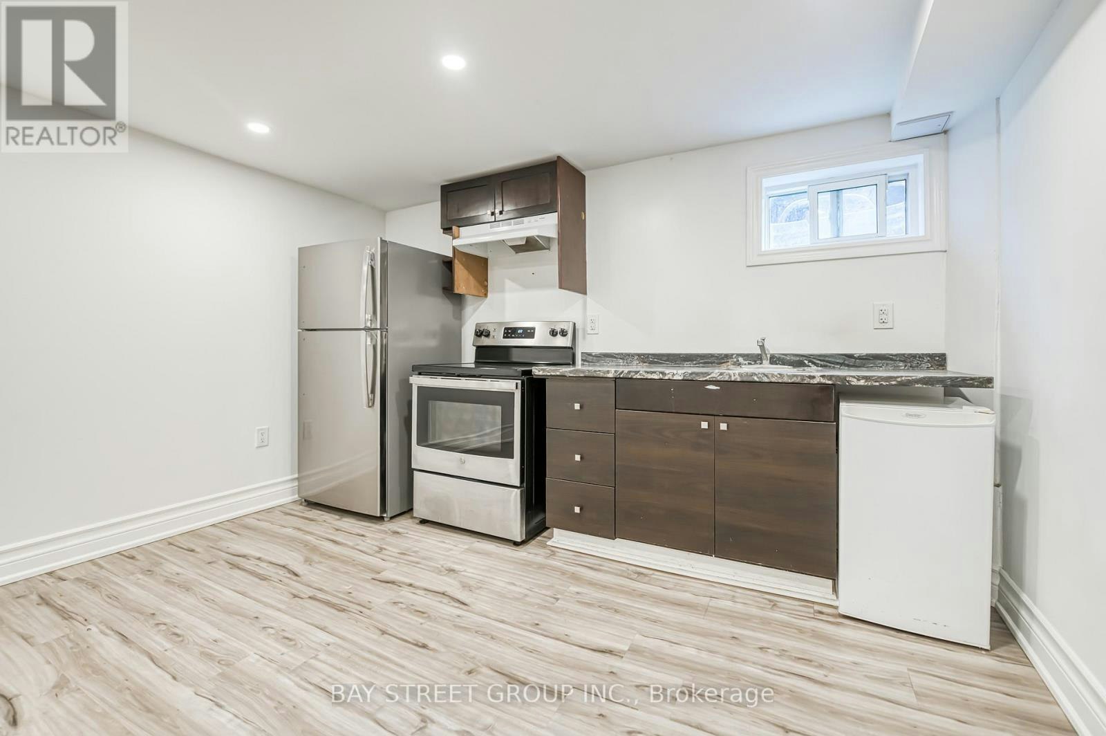 BSMT-99 Cherrywood Drive, Newmarket, ON, L3Y 2X6 - 10