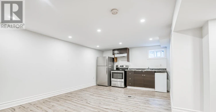 BSMT-99 Cherrywood Drive, Newmarket, ON, L3Y 2X6 - 11