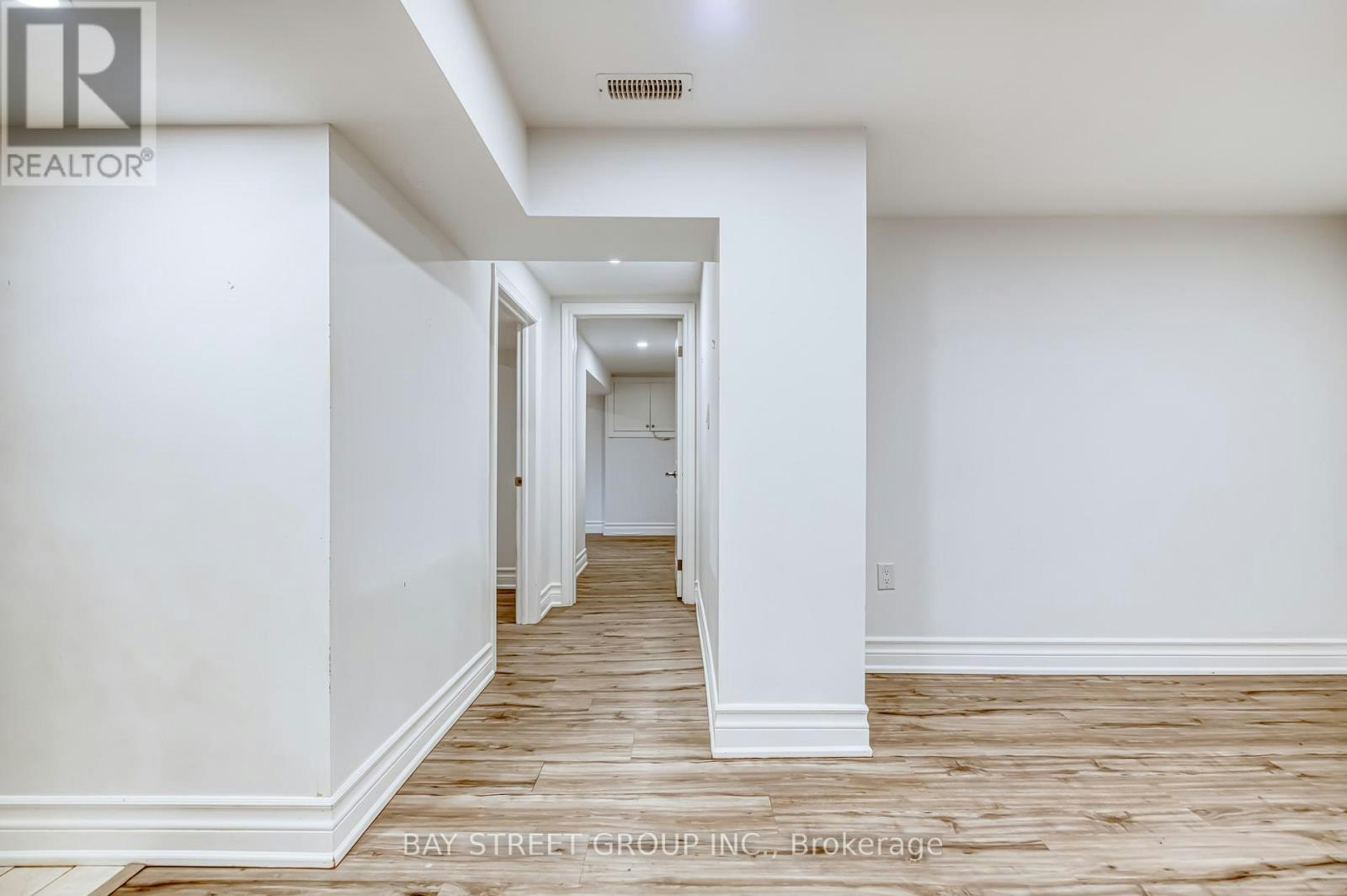 BSMT-99 Cherrywood Drive, Newmarket, ON, L3Y 2X6 - 14