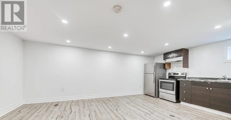 BSMT-99 Cherrywood Drive, Newmarket, ON, L3Y 2X6 - 4