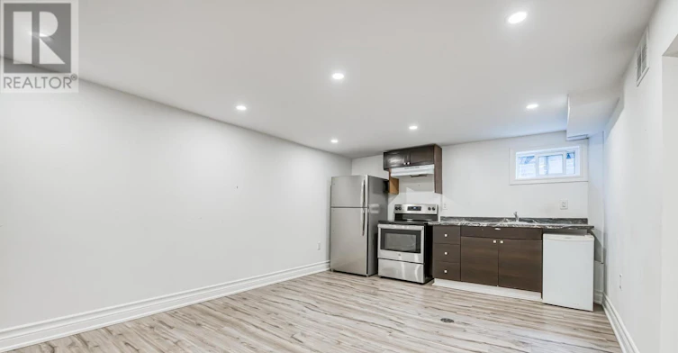 BSMT-99 Cherrywood Drive, Newmarket, ON, L3Y 2X6 - 5
