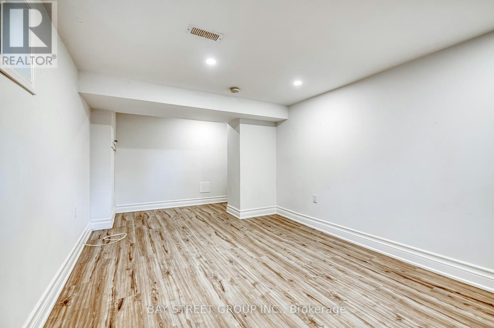 BSMT-99 Cherrywood Drive, Newmarket, ON, L3Y 2X6 - 18