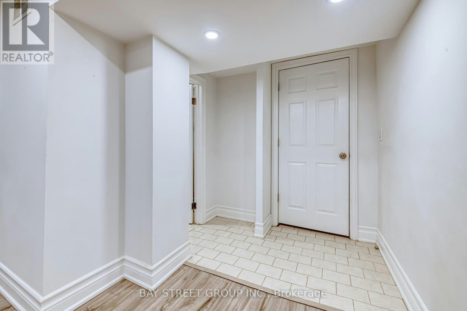BSMT-99 Cherrywood Drive, Newmarket, ON, L3Y 2X6 - 3