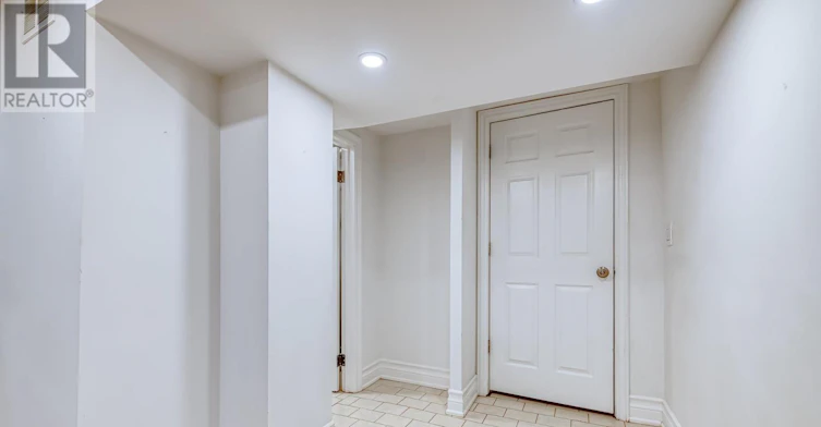 BSMT-99 Cherrywood Drive, Newmarket, ON, L3Y 2X6 - 3