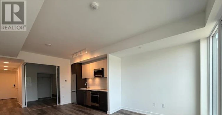 323-6 Chartwell Road, Toronto, ON, M8Z 0H2 - 2