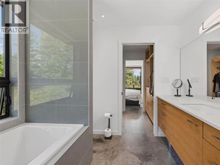 4135 Kays Road, Nelson, BC, V1L 6V9 - 38