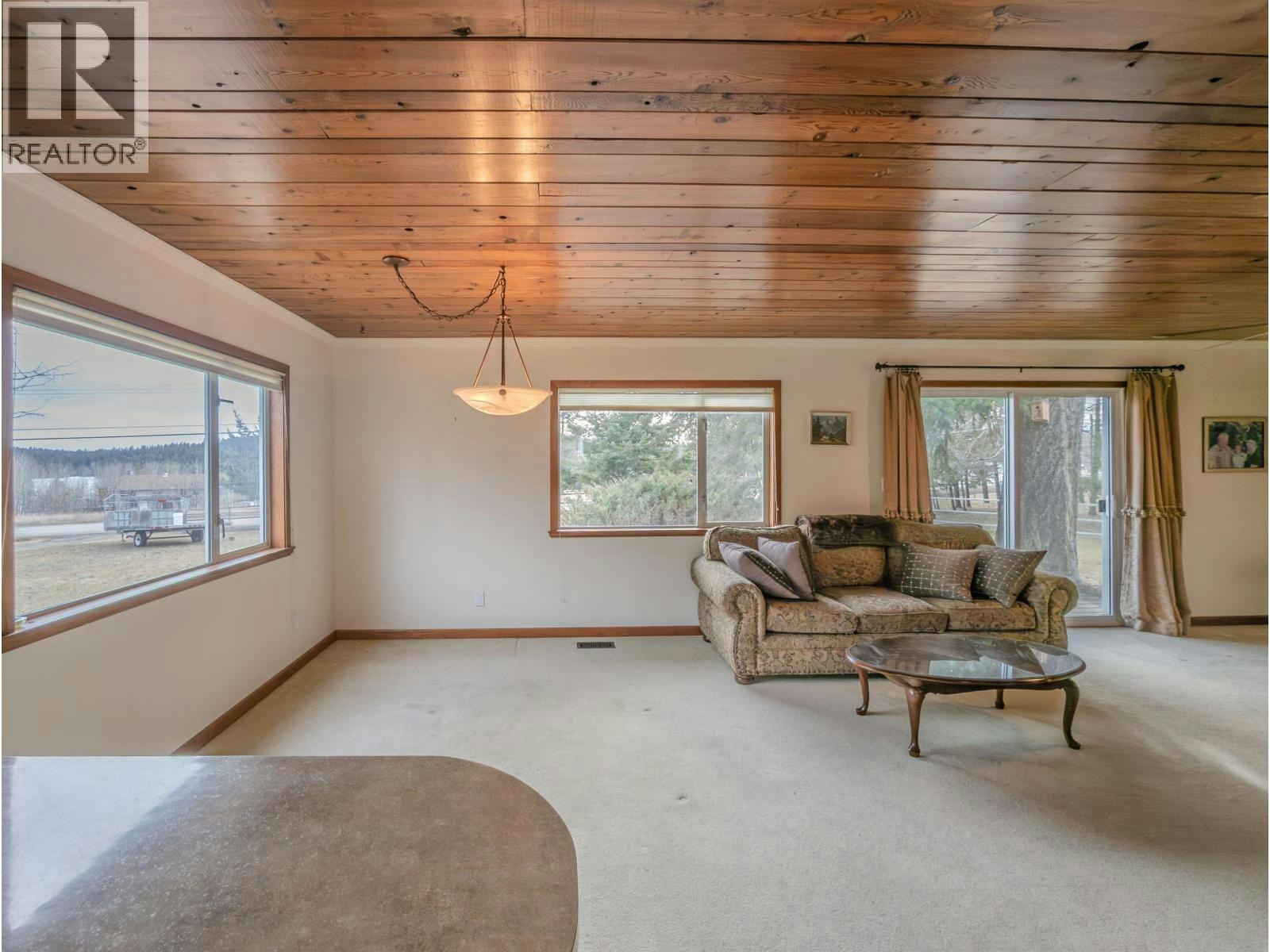 4734 Kitwanga Drive - 5