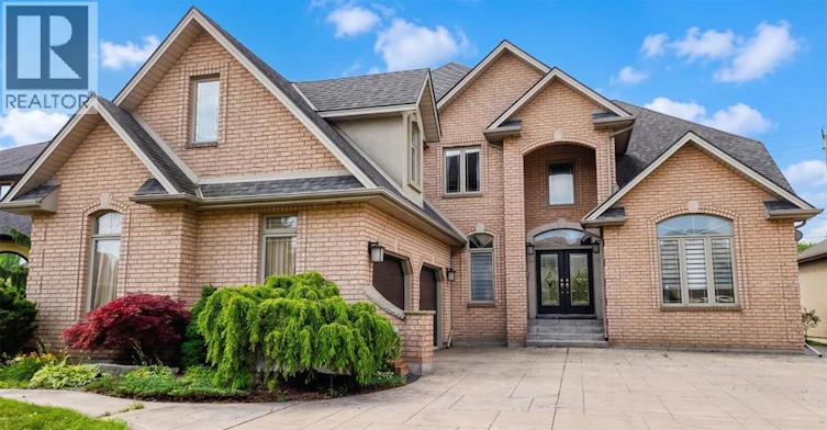 380 Shoreview Circle, Windsor, ON, N8P 1M7 - 2