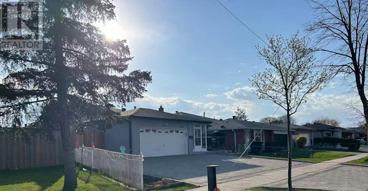 3246 Oakglade Crescent, Mississauga, ON, L5C 1X3