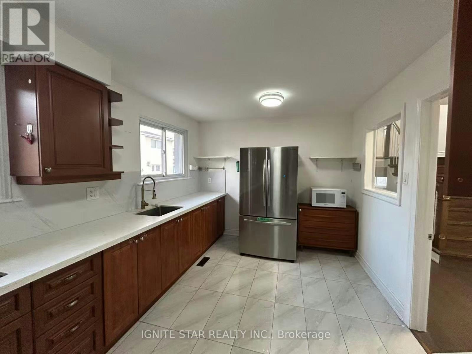3246 Oakglade Crescent, Mississauga, ON, L5C 1X3 - 8