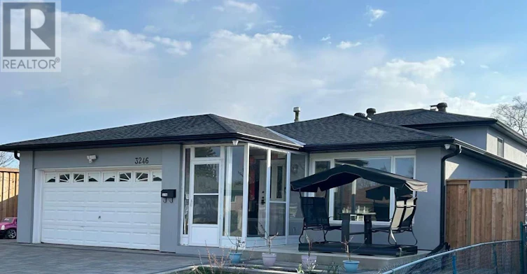3246 Oakglade Crescent, Mississauga, ON, L5C 1X3 - 2