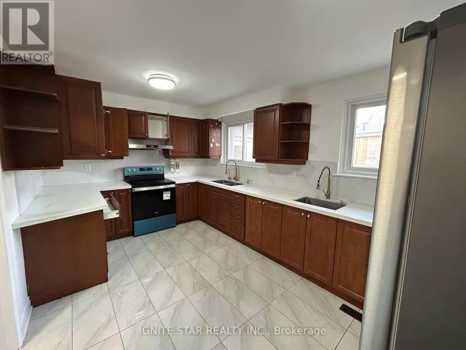 3246 Oakglade Crescent, Mississauga, ON, L5C 1X3 - 7