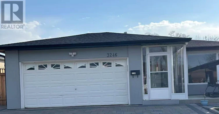 3246 Oakglade Crescent, Mississauga, ON, L5C 1X3 - 3