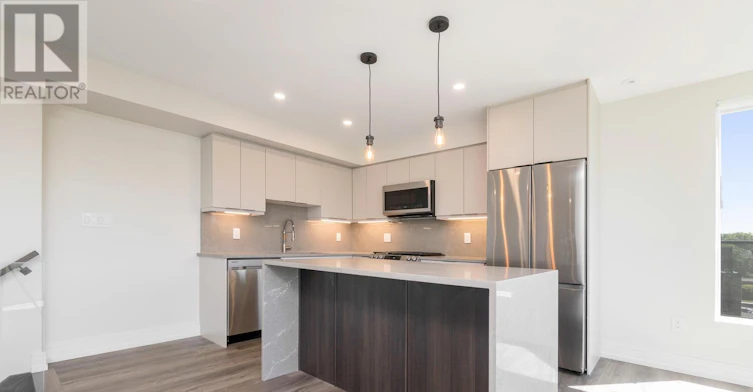 4-109 Rhodes Avenue, Toronto, ON, M4L 3A2 - 7