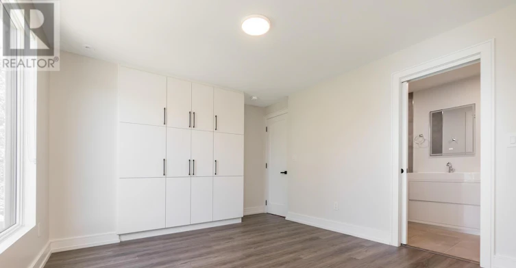 4-109 Rhodes Avenue, Toronto, ON, M4L 3A2 - 19